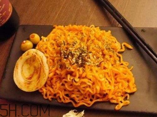 火鸡面不能和什么一起吃 火鸡面和什么一起吃好 火鸡面不能和什么一起吃 火鸡面和什么一起吃好