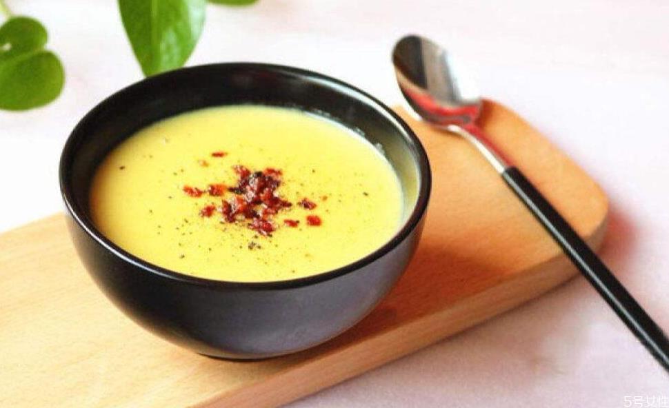 鸡蛋羹蒸了十分钟还是稀的 鸡蛋羹稀的是怎么回事 鸡蛋羹蒸了十分钟还是稀的 鸡蛋羹稀的是怎么回事