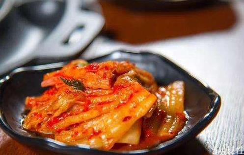 泡菜水太咸了咋办 泡菜水咸而不酸怎么补救 泡菜水太咸了咋办 泡菜水咸而不酸怎么补救