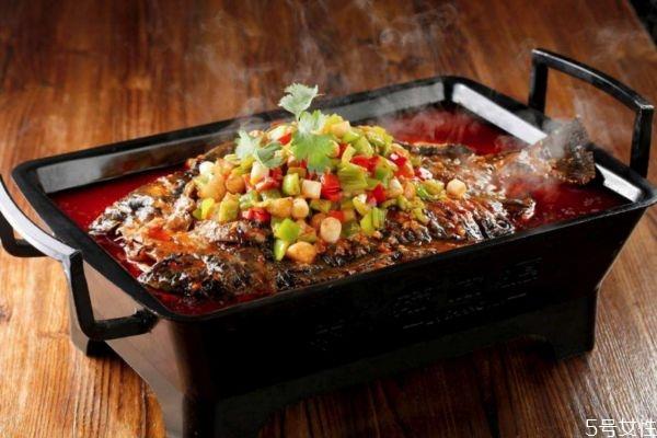 烤鱼的热量高吗 烤鱼熟不熟高热量食物 烤鱼的热量高吗 烤鱼熟不熟高热量食物