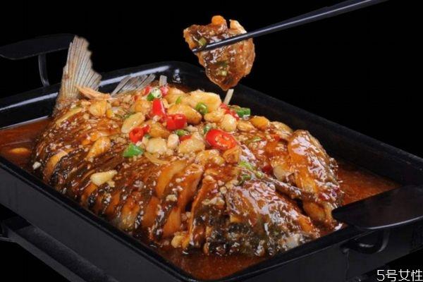 烤鱼的热量高吗 烤鱼熟不熟高热量食物 烤鱼的热量高吗 烤鱼熟不熟高热量食物