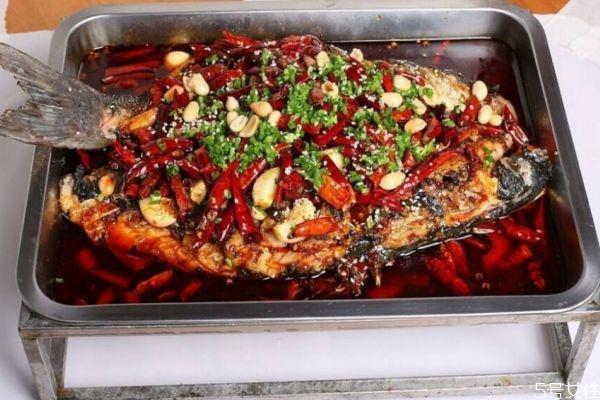 烤鱼的热量高吗 烤鱼熟不熟高热量食物 烤鱼的热量高吗 烤鱼熟不熟高热量食物