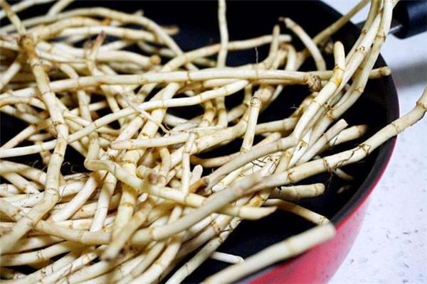 鱼腥草能天天泡水喝吗 鱼腥草天天喝有害吗 鱼腥草能天天泡水喝吗 鱼腥草天天喝有害吗