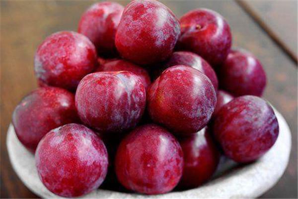 李子可以多吃吗 李子吃多了好吗