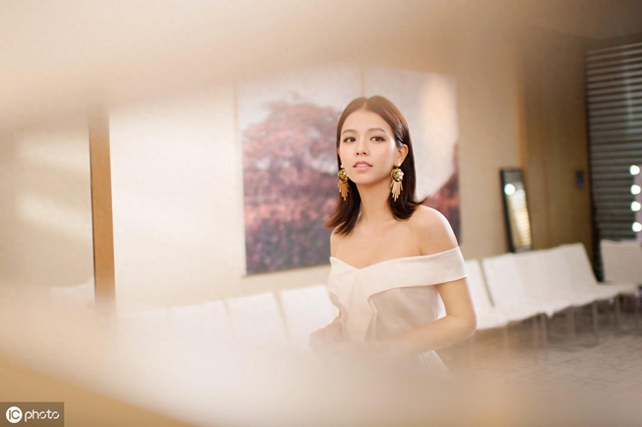 票房锦鲤宋芸桦，《西虹市首富》眼镜妹“夏竹”