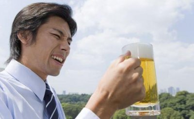 ​出现嘴唇发黑可能是消化系统异常