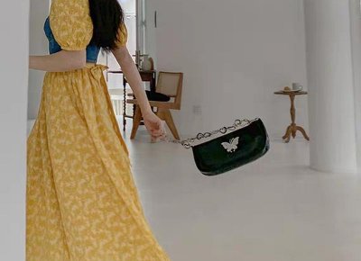 ​他出20万买哥房子，哥说不卖自己住，结果18万卖给别人，他心寒