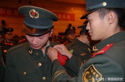 ​10张老兵退伍时的照片，每一张都令人潸然泪下！