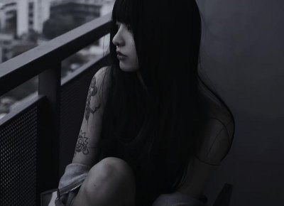 ​脑子不受控制反复想一件事自言自语