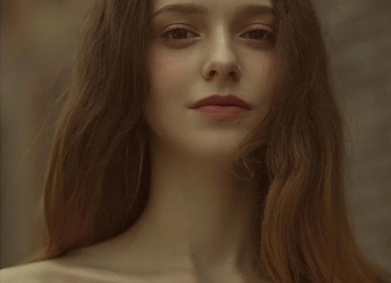 女孩说生病了高情商男孩怎么回复她