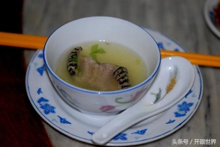 实拍:血腥的杀蛇全过程