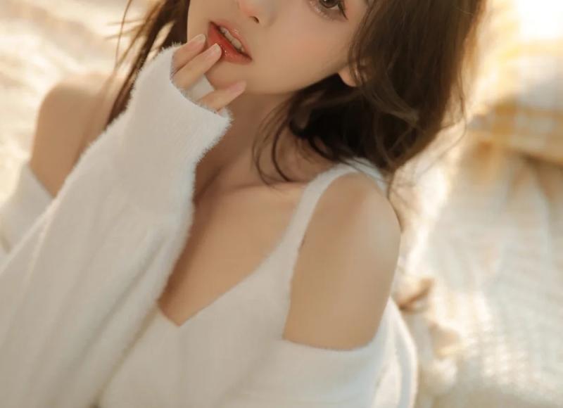 男朋友喜欢我的胸贴着他的背睡觉正常吗？