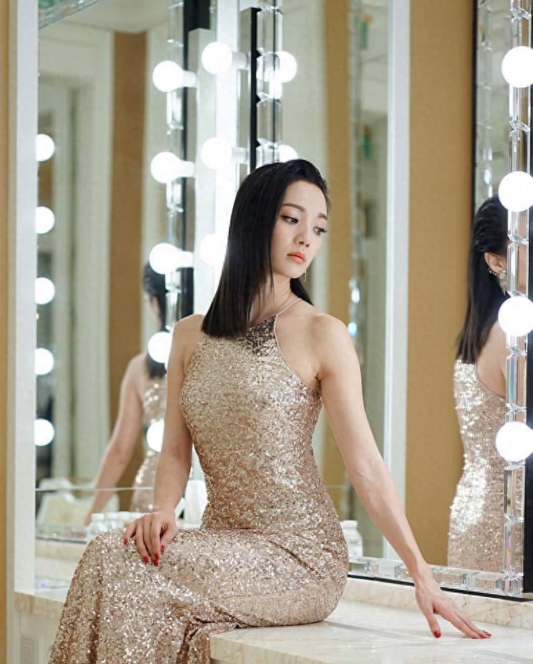 中国香港女艺人王君馨