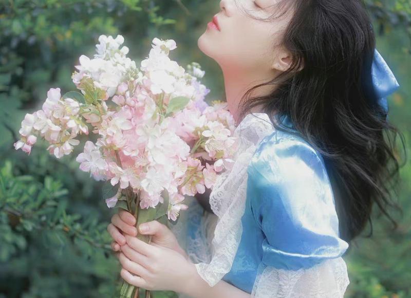 男生相亲简短自我介绍，第一次见面自我评价