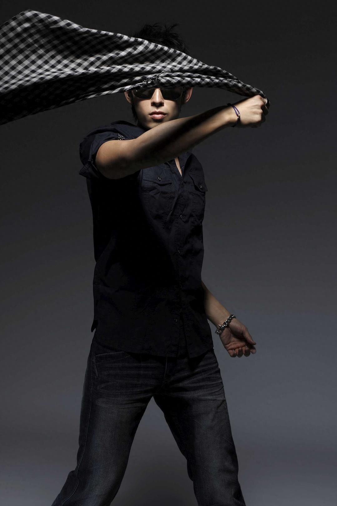 昔日偶像天团F4成员吴建豪