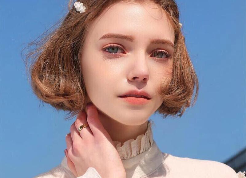 周扬青脸怪，周扬青自黑起床脸肿被妈妈说是整容脸