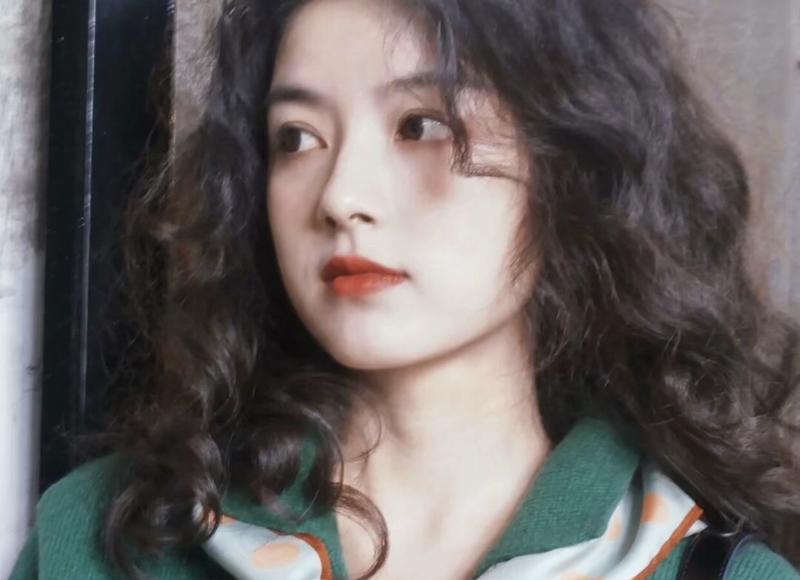 分手后的情感低谷与痛苦挣扎：探究情绪波动的心理机制 分手后情绪很压抑低落怎么办