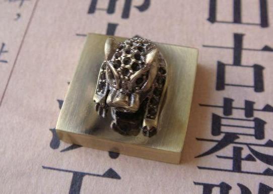 曹操不仅设立摸金校尉，还有发丘中郎将，他们谁更牛