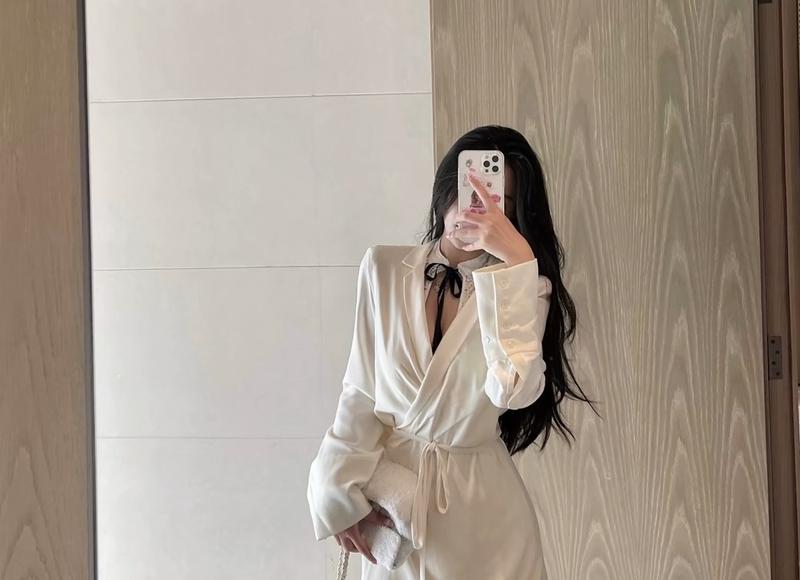 一个女生半夜看你空间,是什么意思? 一个女生半夜看你空间,是什么意思?