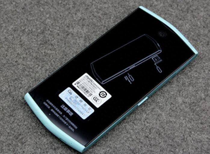 美图M2一款专注于美颜的拍照手机