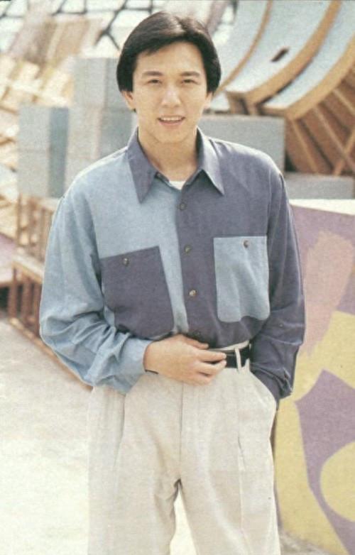 温兆伦,1964年11月18日生于中国香港,祖籍广东省中山市,香港影视男演员,歌手