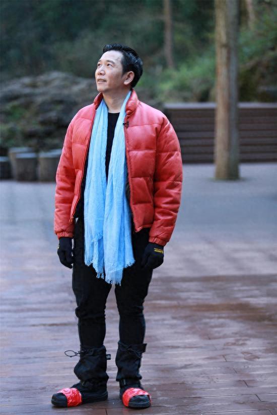 温兆伦,1964年11月18日生于中国香港,祖籍广东省中山市,香港影视男演员,歌手