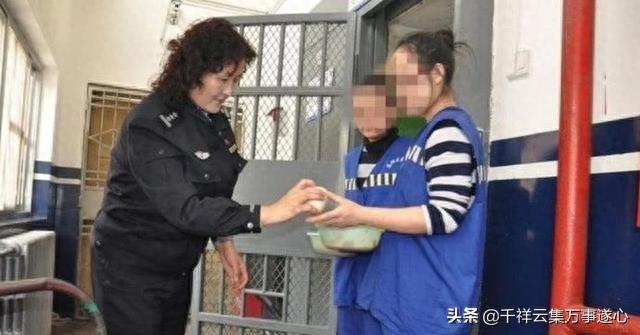 狱警带你揭开看守所生活到底有多苦，进去第一件事就让人难以置信