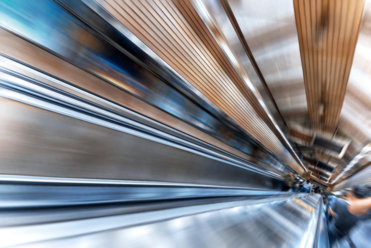 皇冠大扶梯，是重庆的一个路口大扶梯，连接了两路口和重庆站