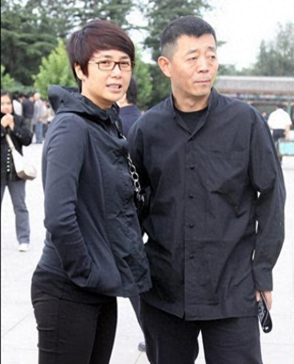 60岁顾长卫的48岁妻子蒋雯丽近照,48岁的蒋雯丽为何如此苍老?