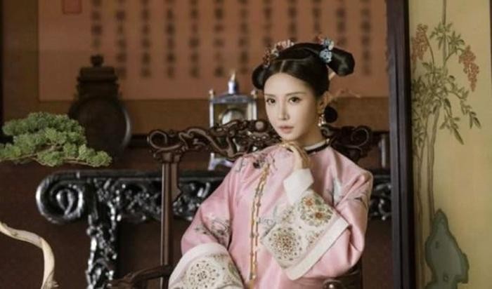 后宫佳丽三千的乾隆，心中也有白月光，为何他唯独专情富察？