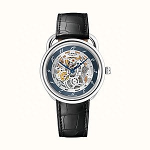 爱马仕属于哪个集团(爱马仕品牌历史和背景)