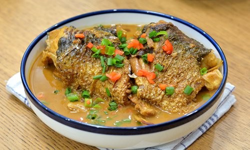 电饭煲炖鱼的做法 营养不流失全部在汤里