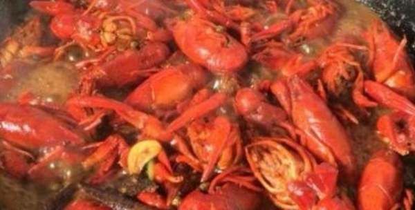 炸小龙虾的油怎么处理,炸了小龙虾的油怎么办图8