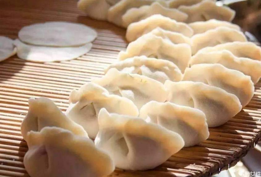 饺子牛肉馅怎么调好吃 牛肉馅怎么调好吃还嫩 饺子牛肉馅怎么调好吃 牛肉馅怎么调好吃还嫩