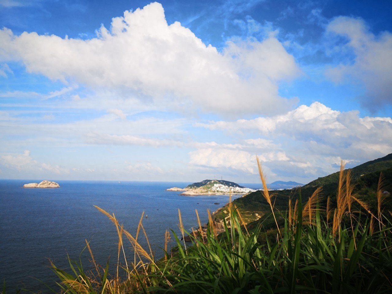 五指石是人文古迹”三大景观,具雄、险、奇、秀、幽、古的特色