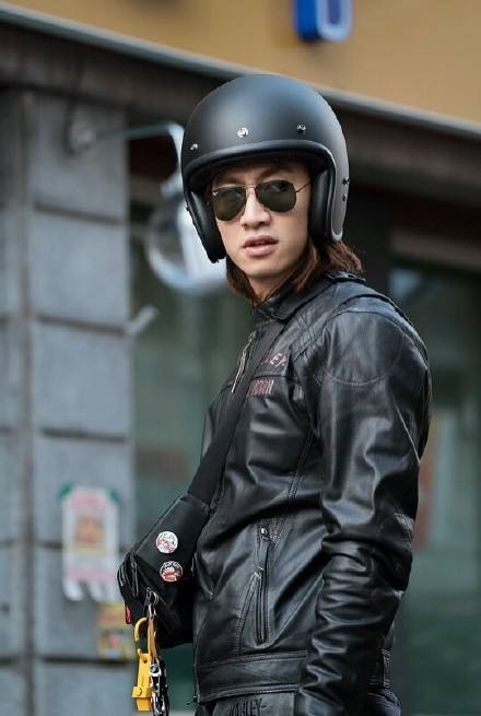 逗比男神李光洙:永远帅不过三秒,经常由男神瞬间转换为男神经