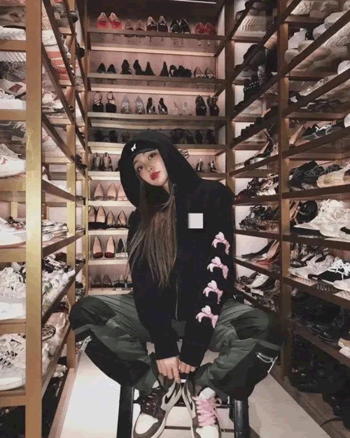 周扬青家里做什么的(周扬青的家庭背景怎么样)-