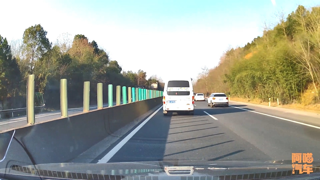 节假日高速免费时间是按进的时间算吗 不要搞混了!