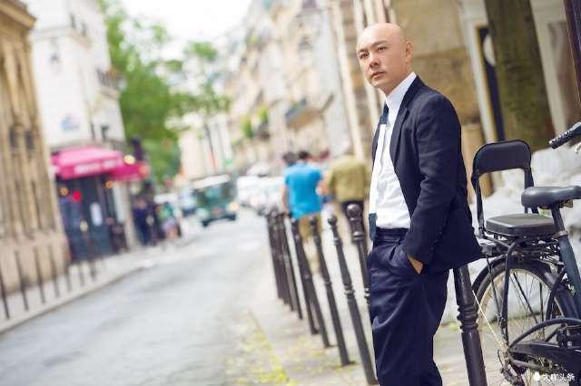 童年男神张卫健透露光头原因,年轻时真是太帅了