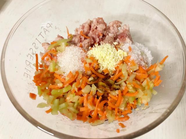 香掉牙千层饼的做法 换个做法鲜掉牙(6)