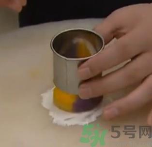 水晶月饼用的什么粉?水晶月饼的做法及配方 水晶月饼用的什么粉?水晶月饼的做法及配方