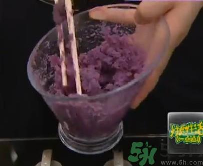 水晶月饼用的什么粉?水晶月饼的做法及配方 水晶月饼用的什么粉?水晶月饼的做法及配方