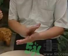 水晶月饼用的什么粉?水晶月饼的做法及配方 水晶月饼用的什么粉?水晶月饼的做法及配方