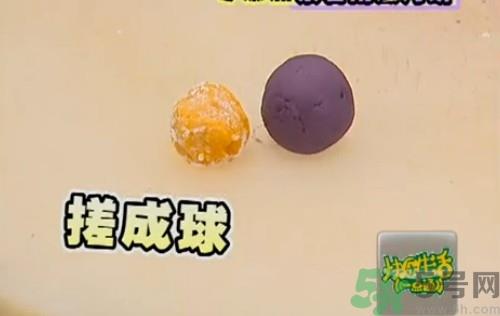 水晶月饼用的什么粉?水晶月饼的做法及配方 水晶月饼用的什么粉?水晶月饼的做法及配方