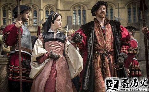 克伦威尔(右)剧照