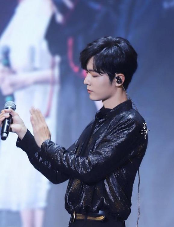 肖战成立个人工作室：究竟是喜，还是忧？