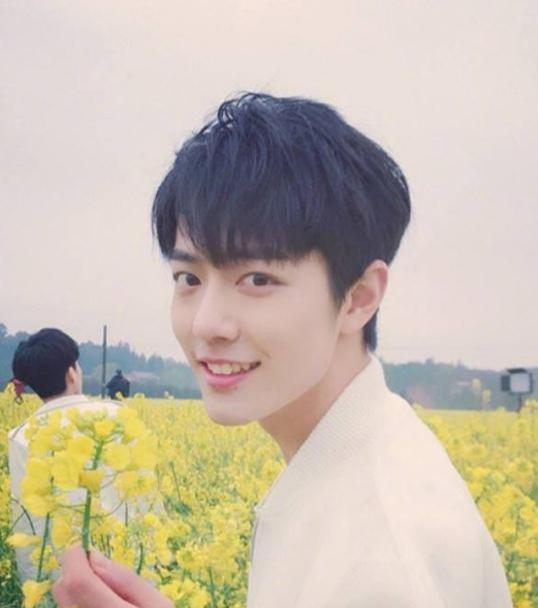 肖战成立个人工作室：究竟是喜，还是忧？