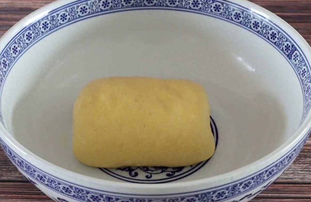 家常版油条这样做，全程只需半小时，蓬松酥脆，晾凉也不硬