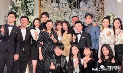 如何才能当明星的经纪人(普通人是怎么当上明星经纪人的)(4)