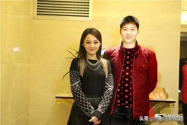 如何才能当明星的经纪人(普通人是怎么当上明星经纪人的)(5)